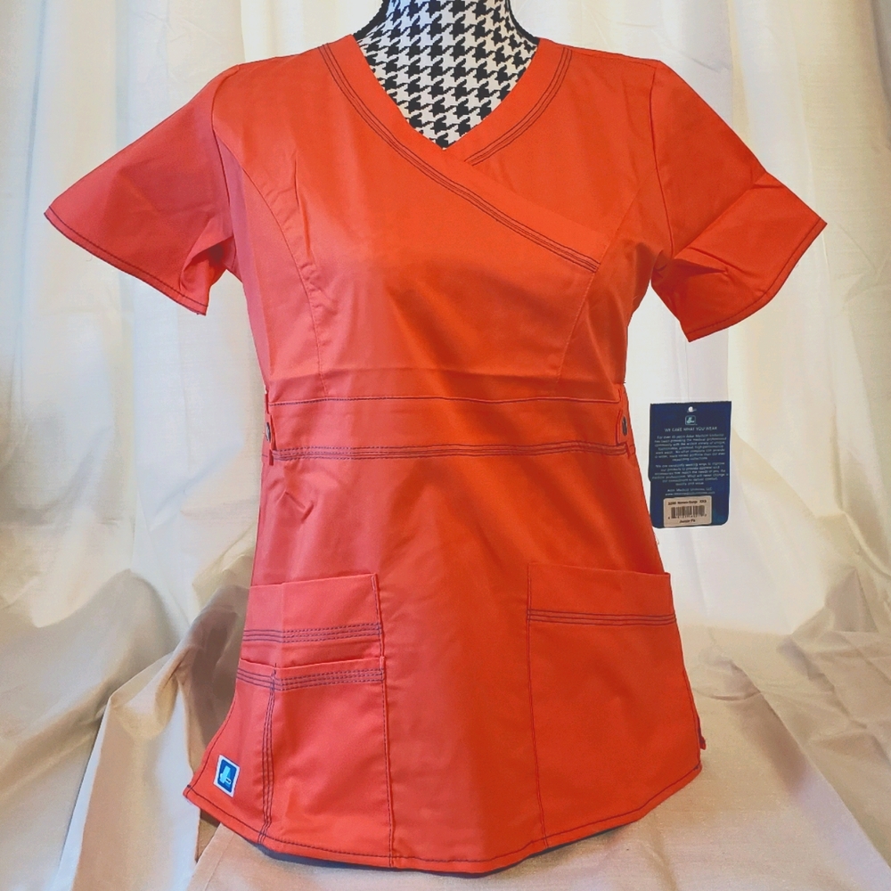 ADAR MEDICAL: NURSES POP STRETCH SCRUB TOP.